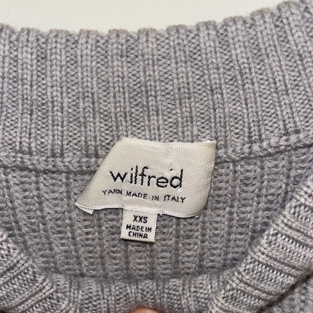 Adorable Cropped Wool Sweater - Picture 2 of 4